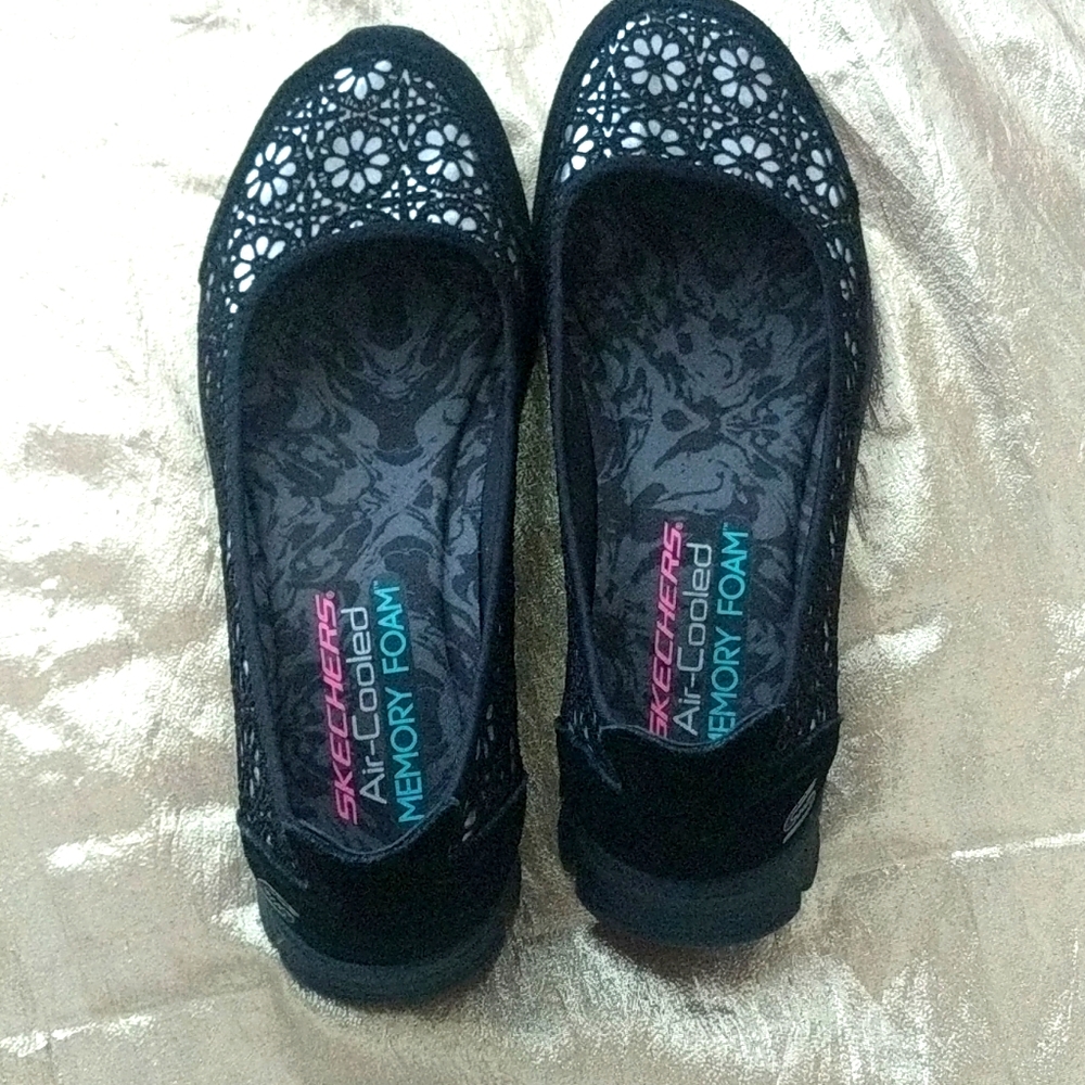Skechers air cooled memory foam flats